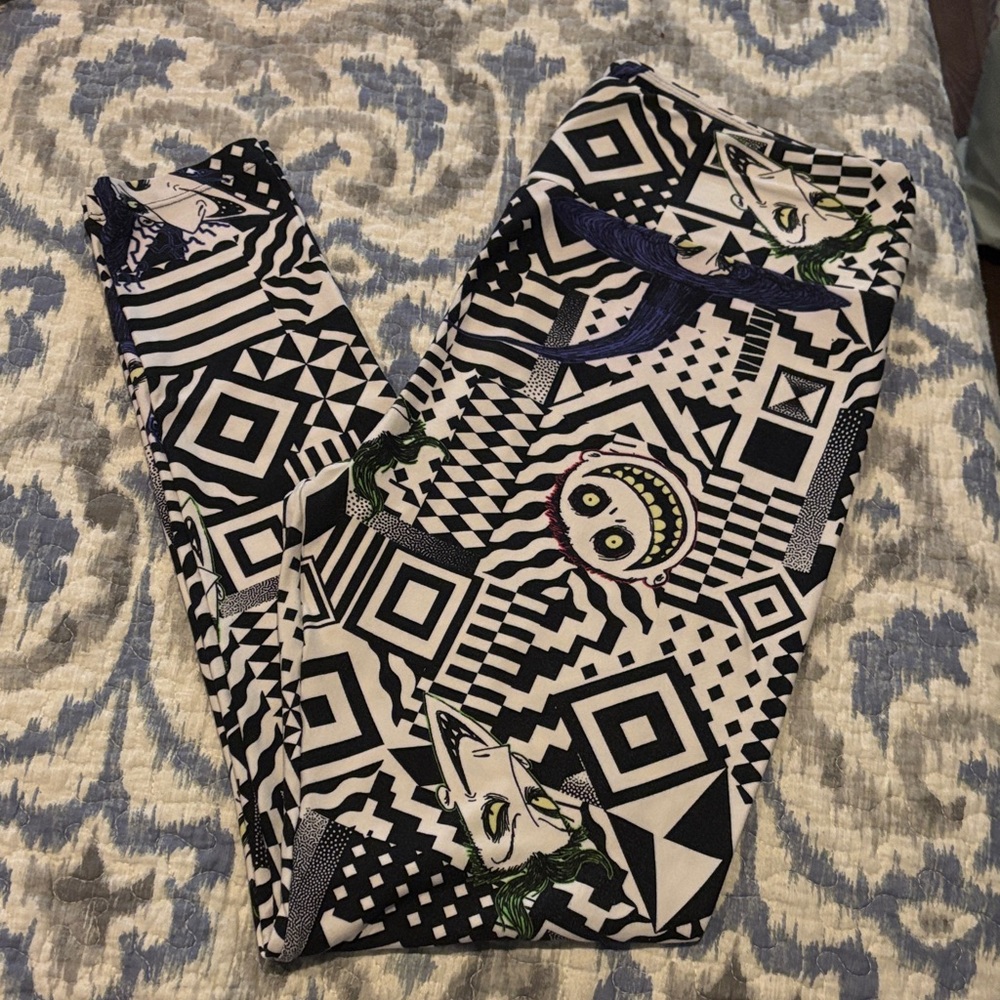 LuLaRoe Tall & Curvy Nightmare Before Christmas Patterned Leggings